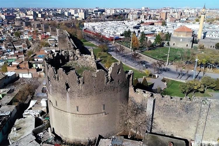 Diyarbakır İlçeleri: Diyarbakır'da Gezilip Görülmesi Gereken 17 İlçe